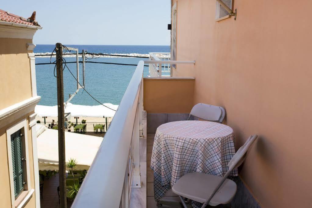 Molos Hotel يميناريا المظهر الخارجي الصورة